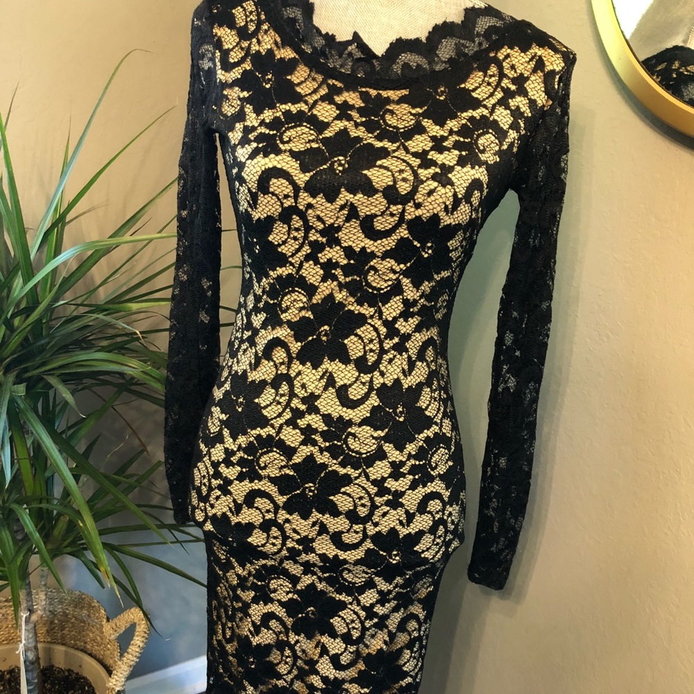Lace Dress - Picture 3 of 8